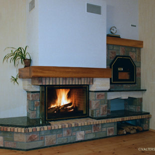 Kamīns ar picas krāsni